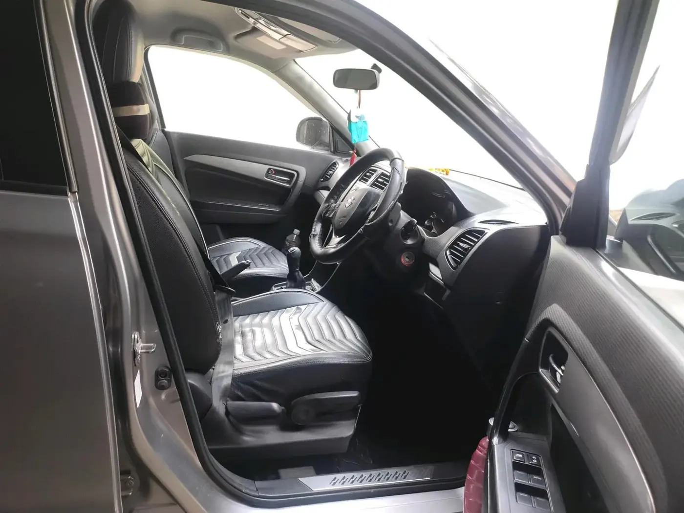 2018 Maruti Vitara Brezza ZDI, Diesel, Manual, 1,21,576 km, interior