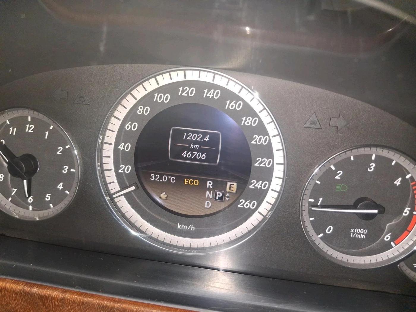 2012 Mercedes Benz E Class E 220 CDI ELEGANCE, Diesel, Automatic, 46,706 km, interior