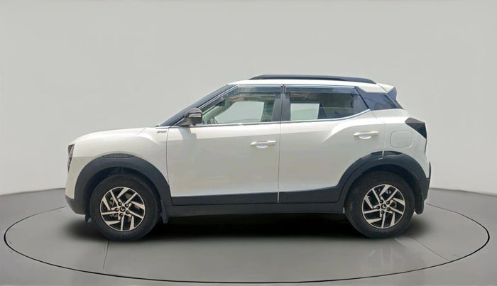 2025 Mahindra XUV 3XO AX5L 1.2 TGDi, Petrol, Manual, 2,720 km, exterior