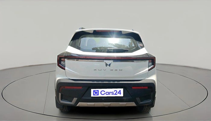 2025 Mahindra XUV 3XO AX5L 1.2 TGDi, Petrol, Manual, 2,720 km, exterior