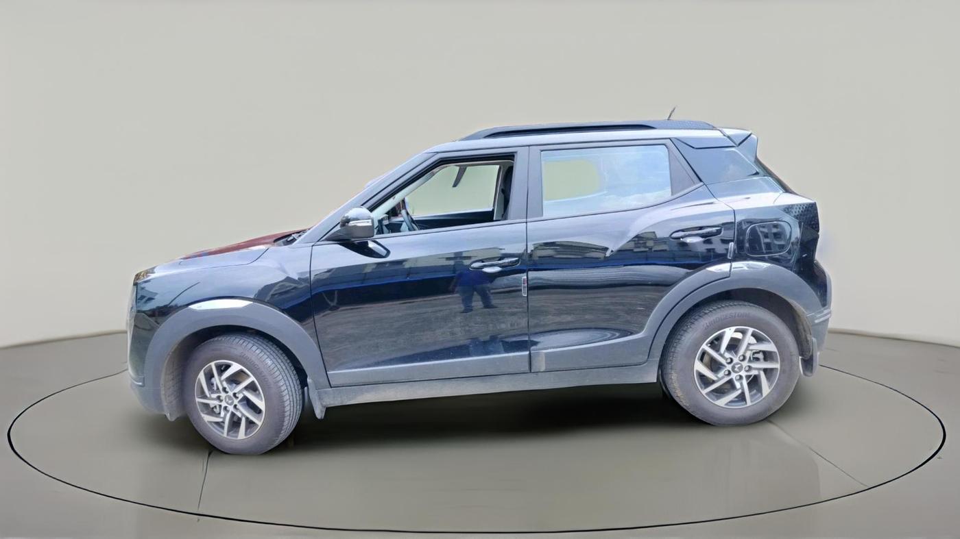 2026 Mahindra XUV 3XO AX5 1.2 L TCMPFi, Petrol, Manual, 401 km, exterior