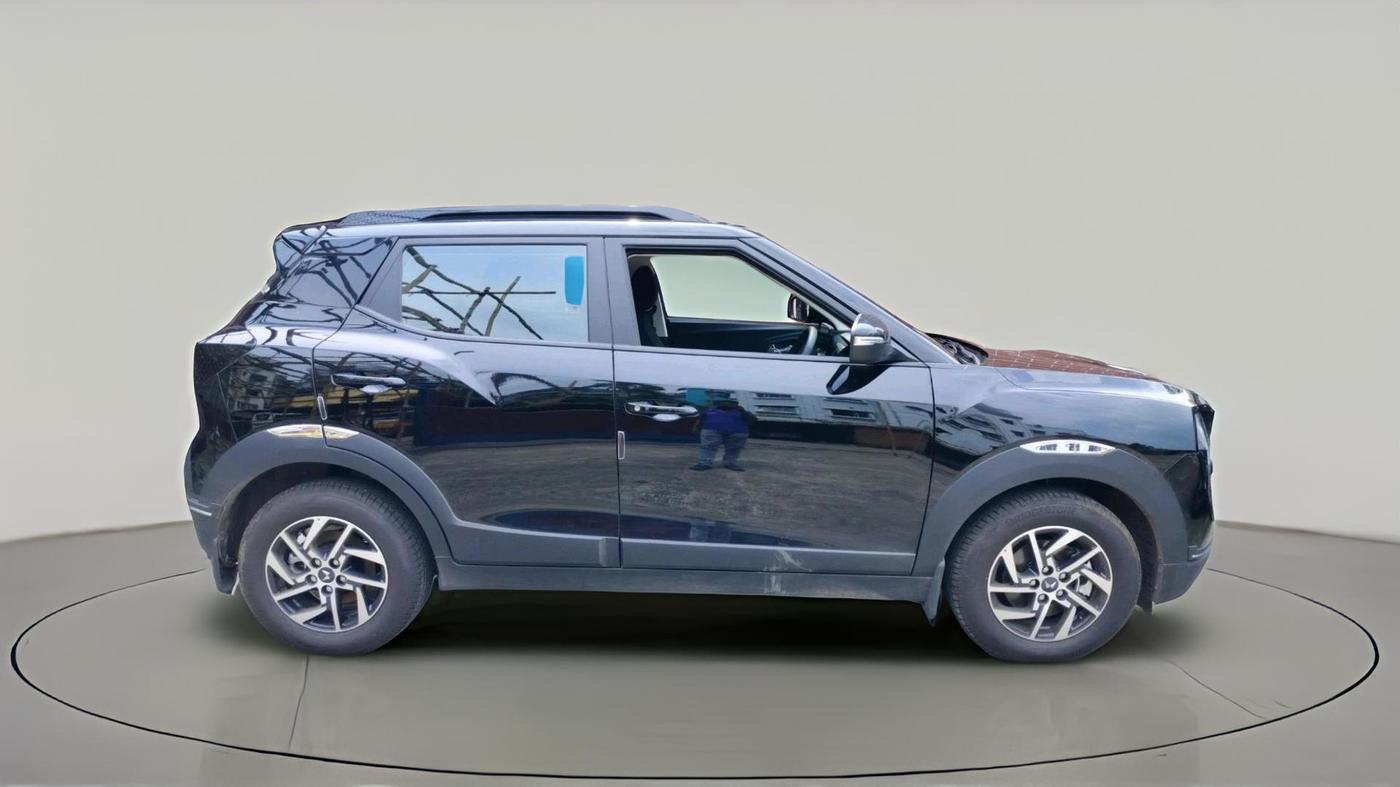 2026 Mahindra XUV 3XO AX5 1.2 L TCMPFi, Petrol, Manual, 401 km, exterior