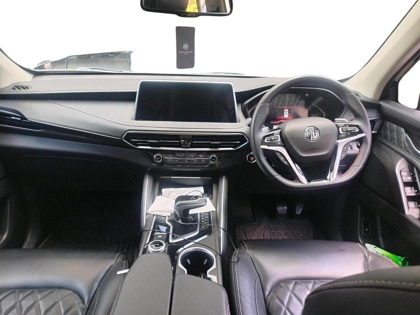 2023 MG GLOSTER BLACKSTORM 7 STR 4X4 TWIN TURBO 2.0, Diesel, Automatic, 9,903 km, interior