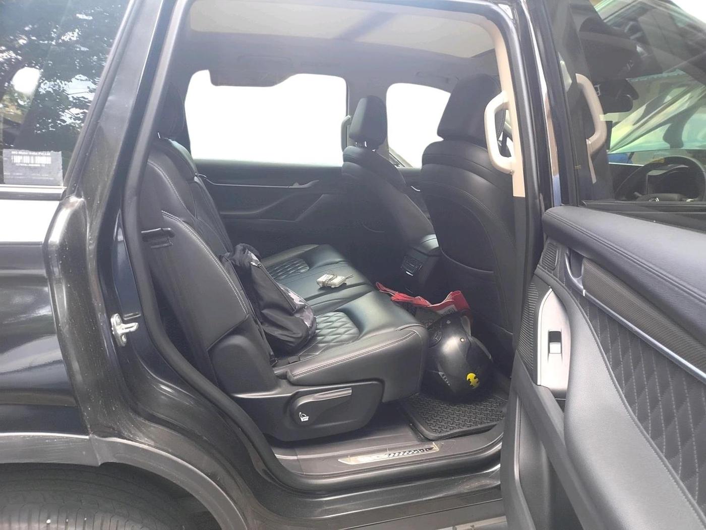 2023 MG GLOSTER BLACKSTORM 7 STR 4X4 TWIN TURBO 2.0, Diesel, Automatic, 9,903 km, interior