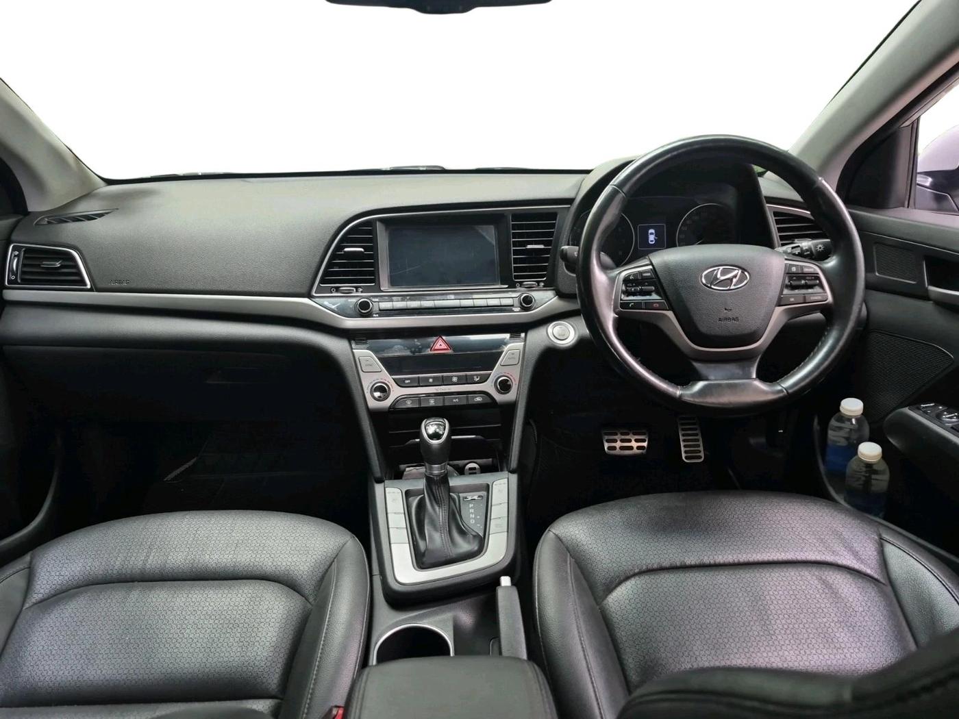 2017 Hyundai New Elantra 2.0 SX(O) AT PETROL, Petrol, Automatic, 31,079 km, interior