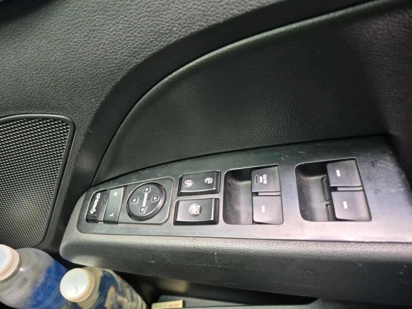 2017 Hyundai New Elantra 2.0 SX(O) AT PETROL, Petrol, Automatic, 31,079 km, interior