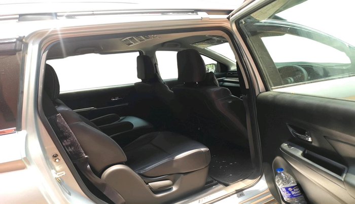 2024 Maruti XL6 ALPHA PLUS MT, Petrol, Manual, 9,099 km, interior