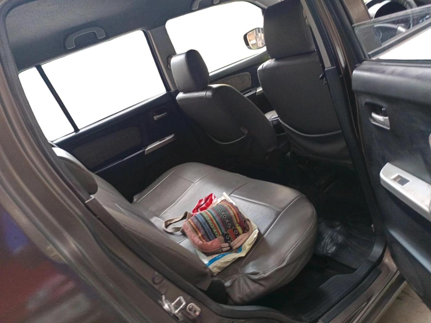 2015 Maruti Wagon R 1.0 VXI, Petrol, Manual, 97,600 km, interior