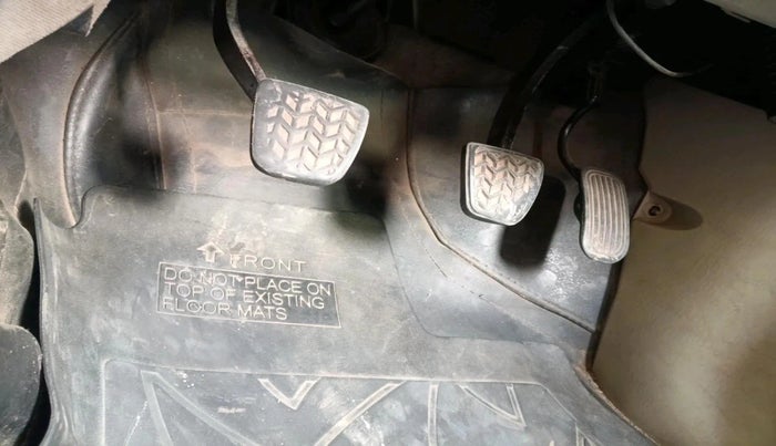 2014 Toyota Innova 2.5 GX 8 STR, Diesel, Manual, 1,63,573 km, interior