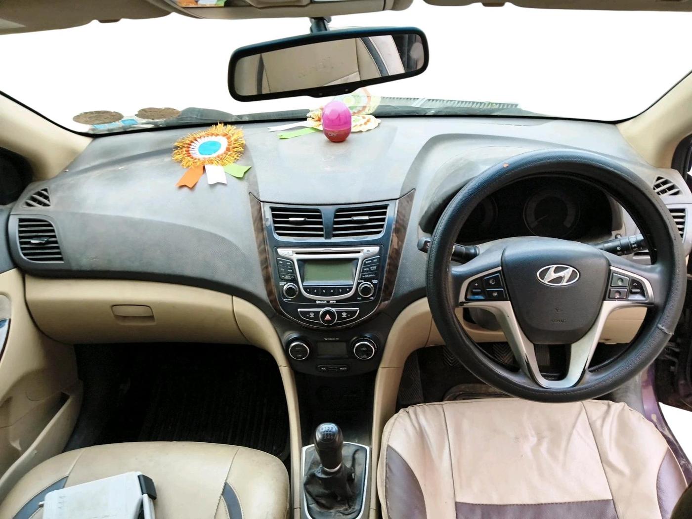 2013 Hyundai Verna FLUIDIC 1.6 CRDI SX, Diesel, Manual, 83,355 km, interior