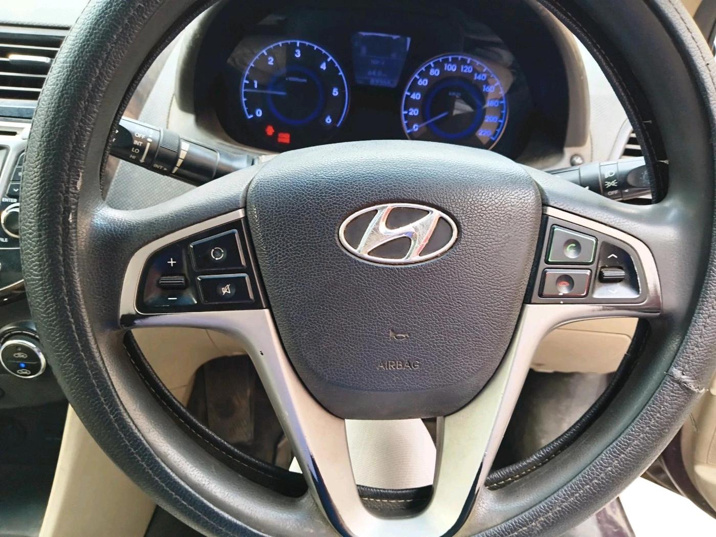 2013 Hyundai Verna FLUIDIC 1.6 CRDI SX, Diesel, Manual, 83,355 km, interior