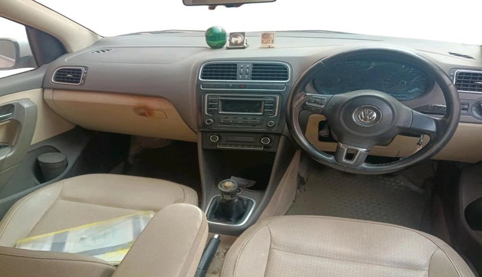 2013 Volkswagen Vento HIGHLINE 1.6 MPI, Petrol, Manual, 95,028 km, interior