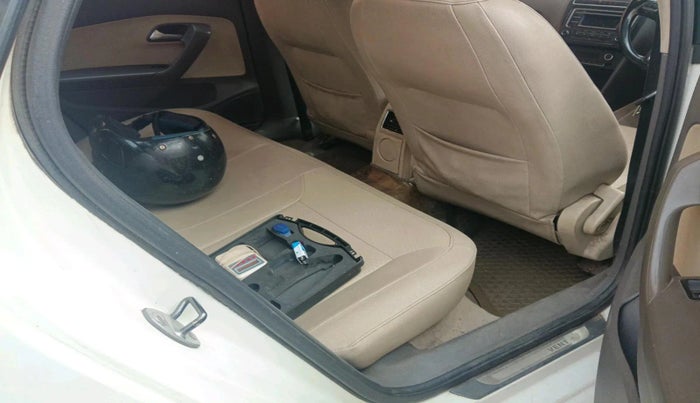 2013 Volkswagen Vento HIGHLINE 1.6 MPI, Petrol, Manual, 95,028 km, interior