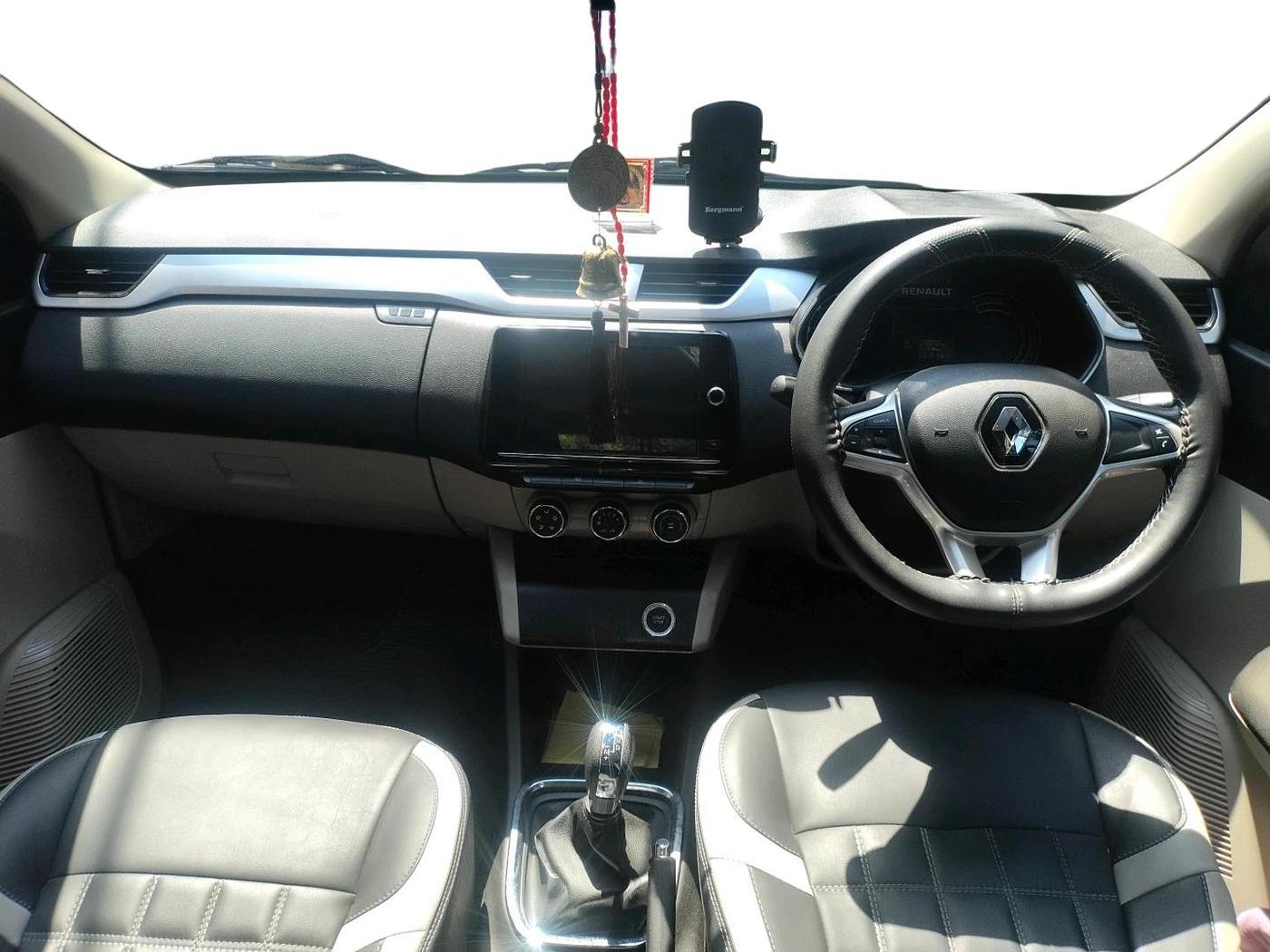 2021 Renault TRIBER RXZ AMT, Petrol, Automatic, 23,872 km, interior