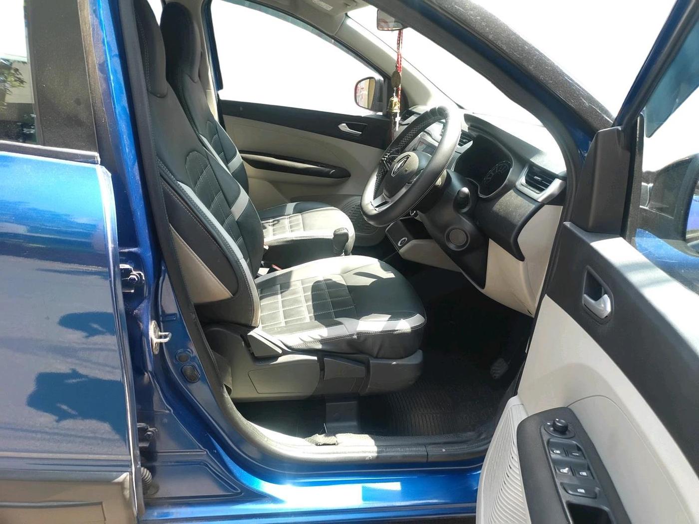 2021 Renault TRIBER RXZ AMT, Petrol, Automatic, 23,872 km, interior