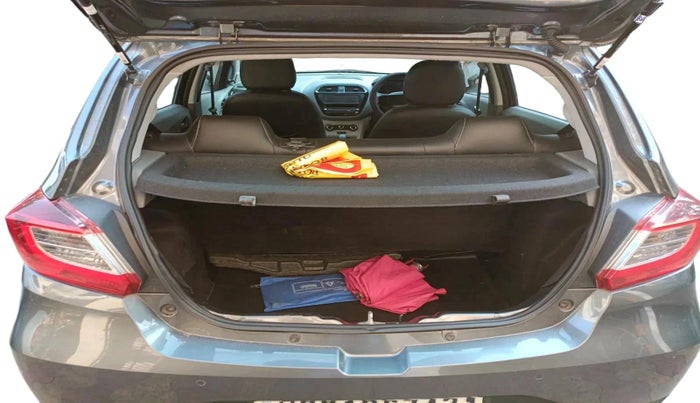 2025 Tata Tiago XE PETROL, Petrol, Manual, 9,947 km, exterior