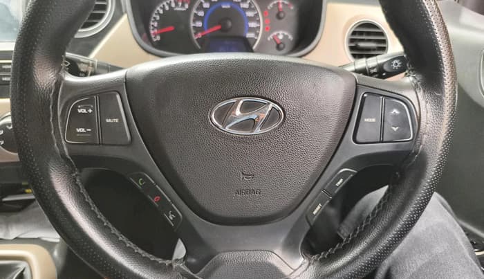 2017 Hyundai Grand i10 SPORTZ (O) 1.2 KAPPA VTVT, Petrol, Manual, 95,430 km, interior