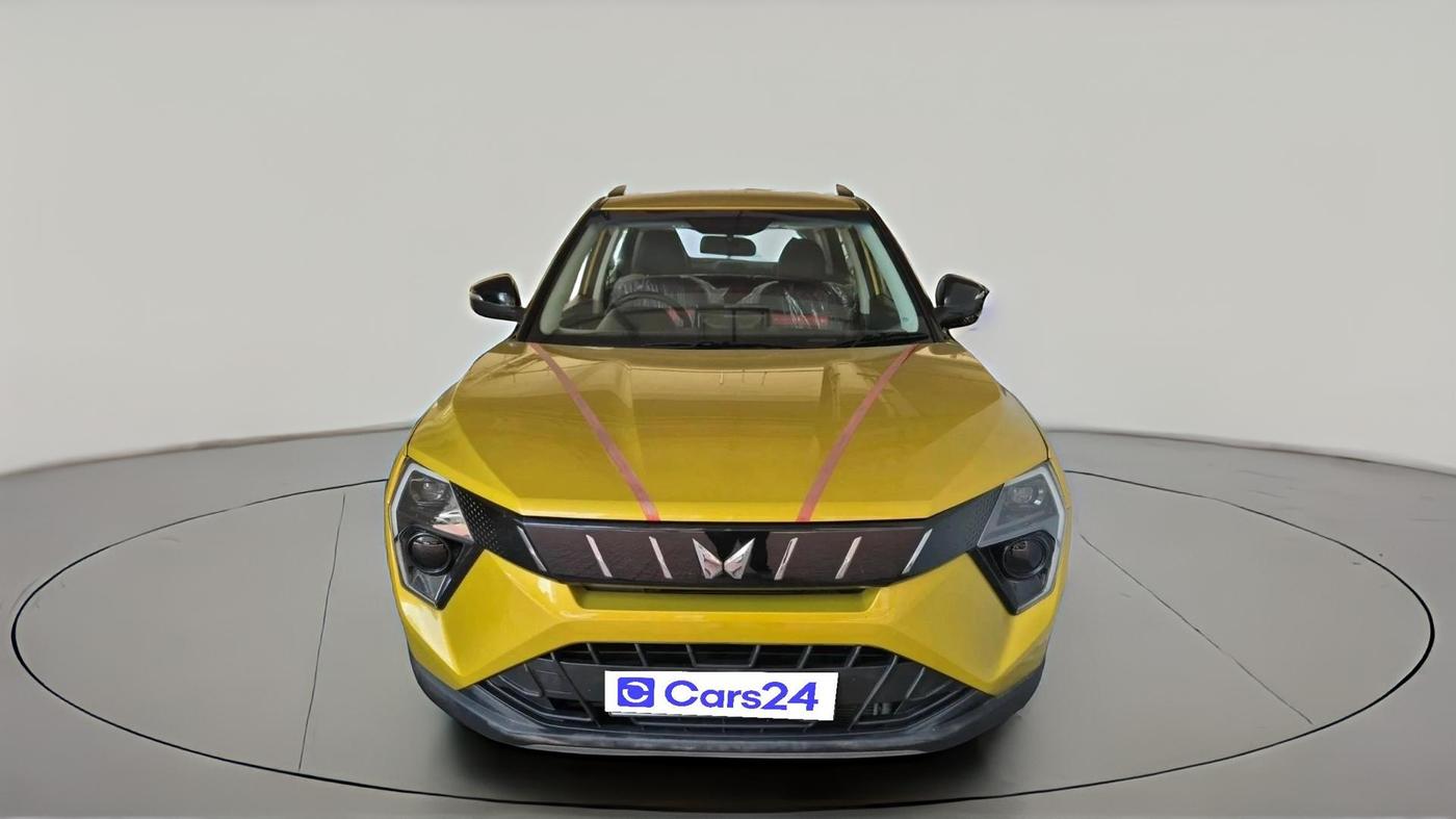 2025 Mahindra XUV 3XO AX5 1.2 L TCMPFi, Petrol, Manual, 5,376 km, exterior