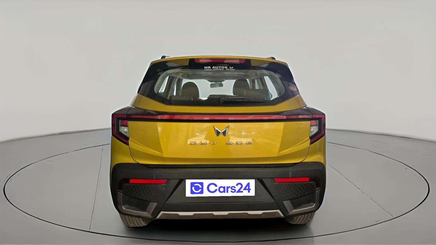 2025 Mahindra XUV 3XO AX5 1.2 L TCMPFi, Petrol, Manual, 5,376 km, exterior