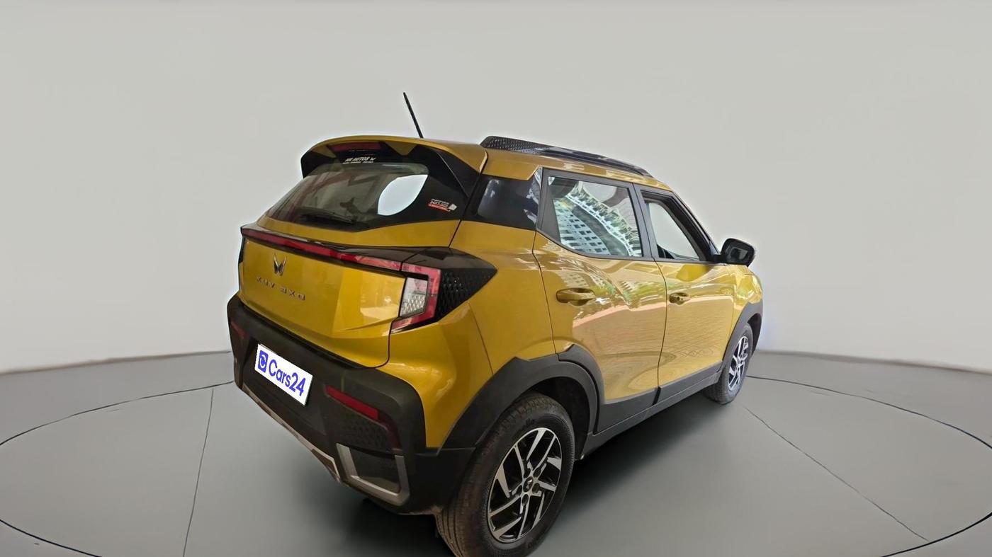 2025 Mahindra XUV 3XO AX5 1.2 L TCMPFi, Petrol, Manual, 5,376 km, exterior
