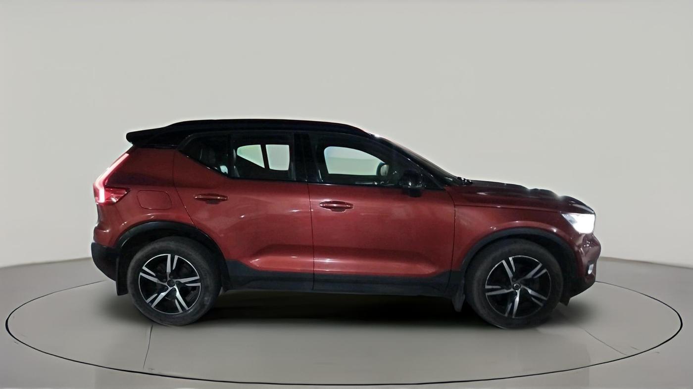 2018 Volvo XC 40 D4 R DESIGN, Diesel, Automatic, 52,855 km, exterior