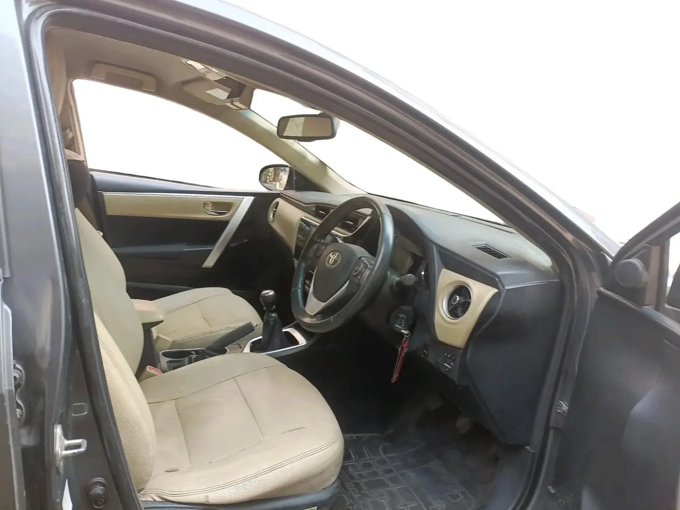 2017 Toyota Corolla Altis G PETROL, Petrol, Manual, 70,828 km, interior