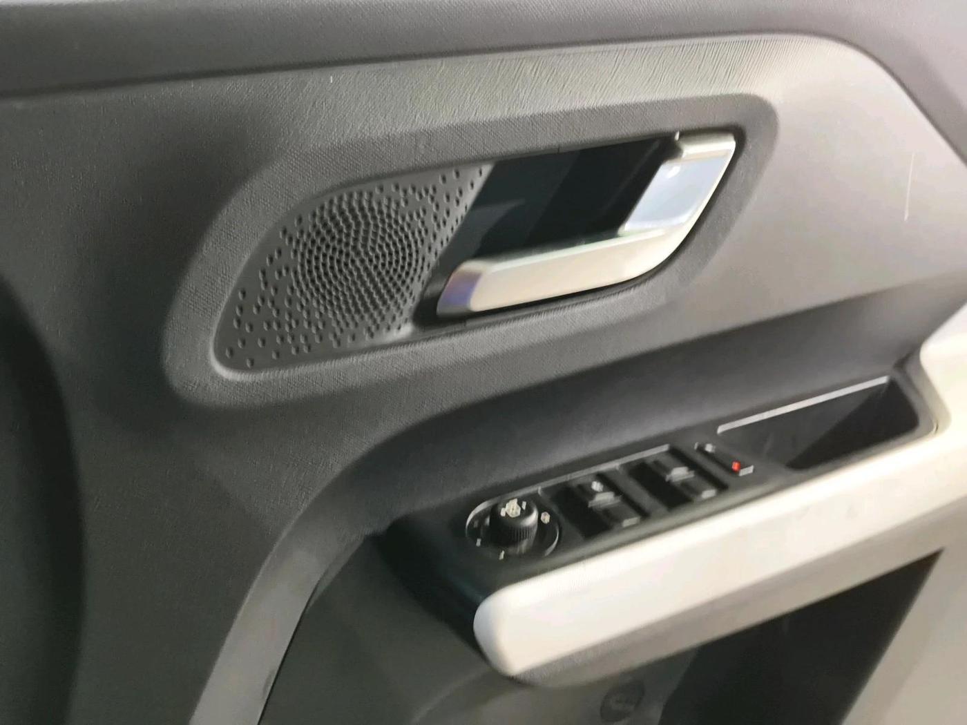 2022 Tata PUNCH CREATIVE  AMT, Petrol, Automatic, 19,128 km, interior