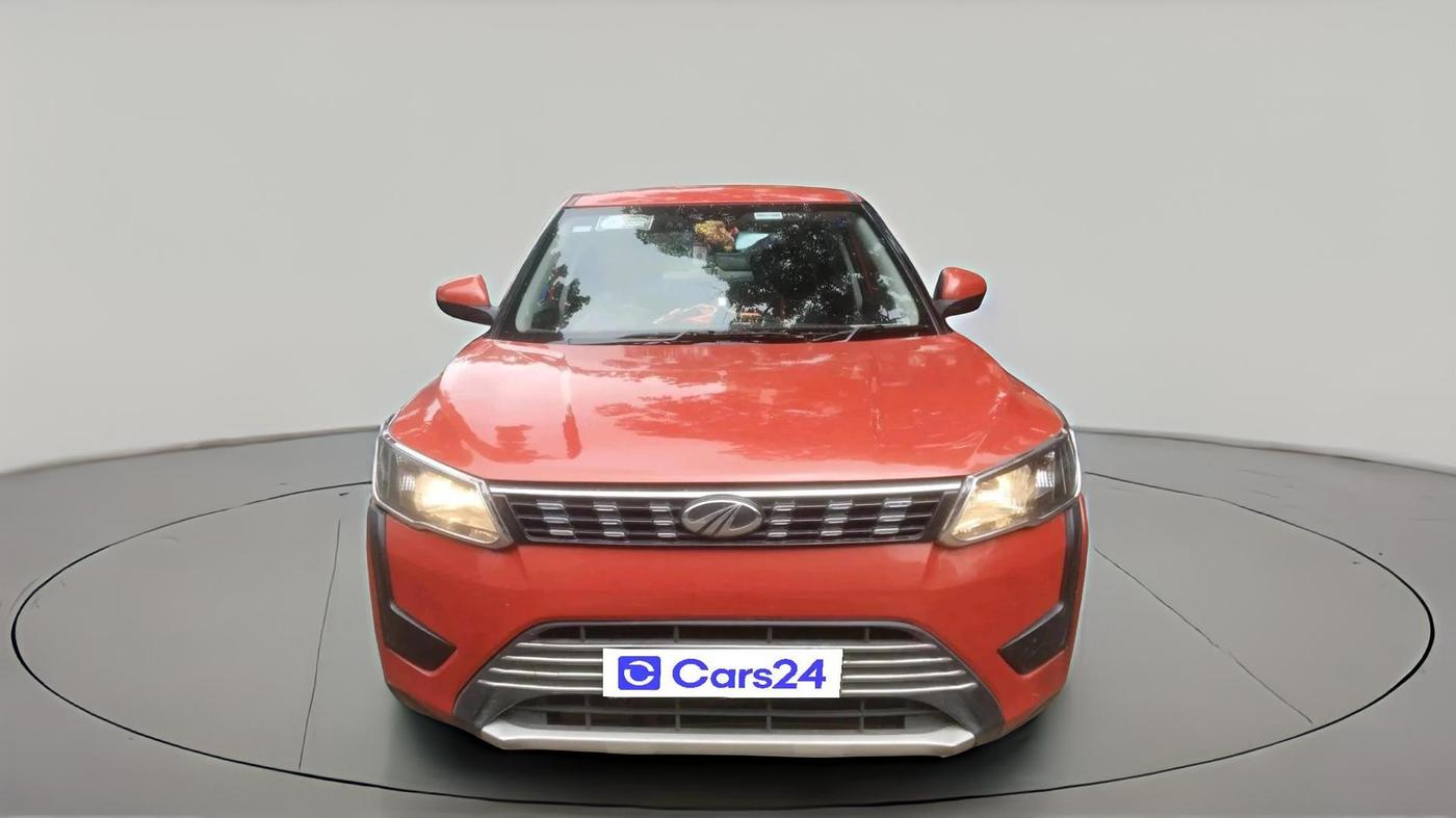 2020 Mahindra XUV300 W4 1.2 PETROL, Petrol, Manual, 62,357 km, exterior