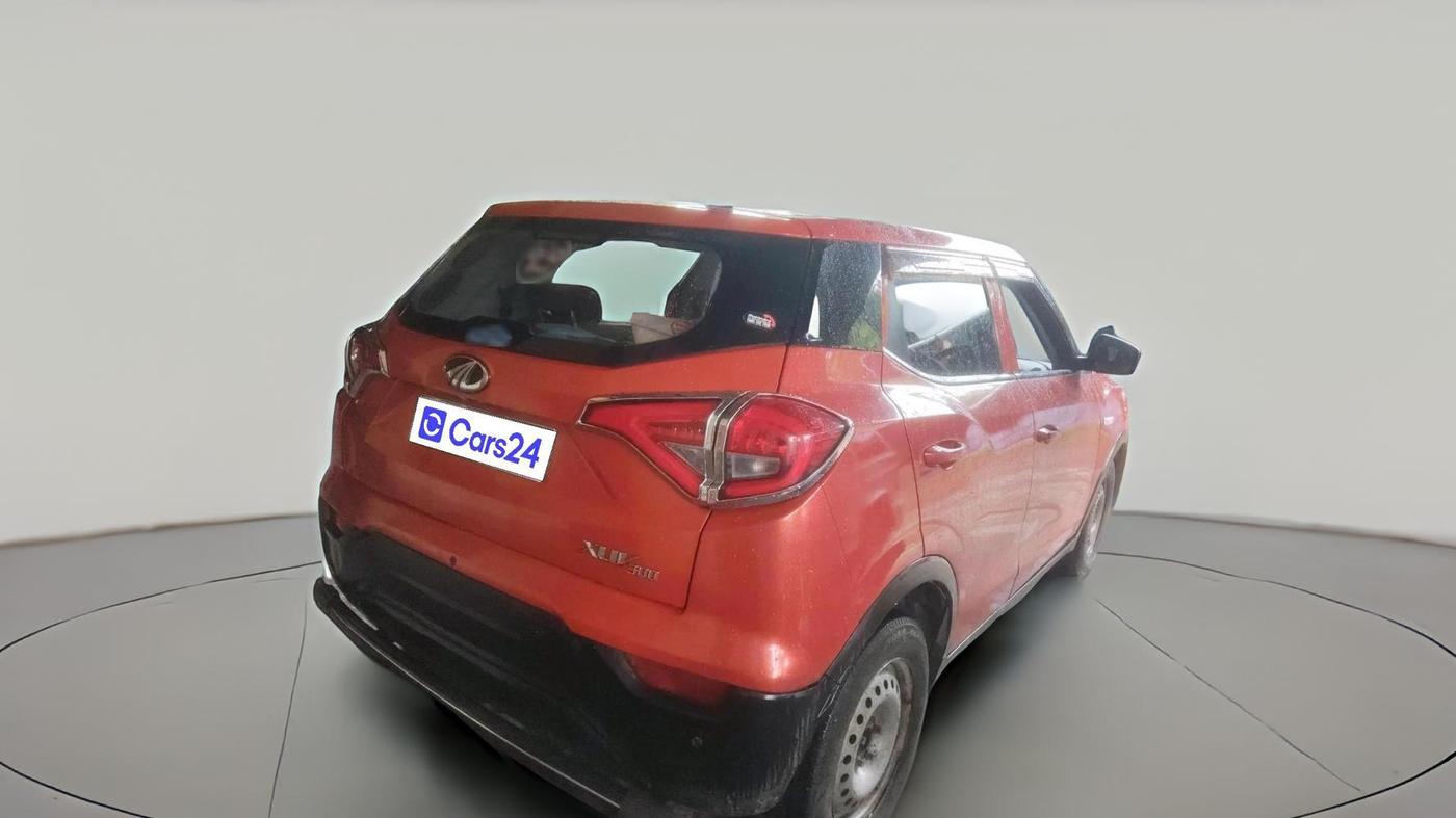 2020 Mahindra XUV300 W4 1.2 PETROL, Petrol, Manual, 62,357 km, exterior
