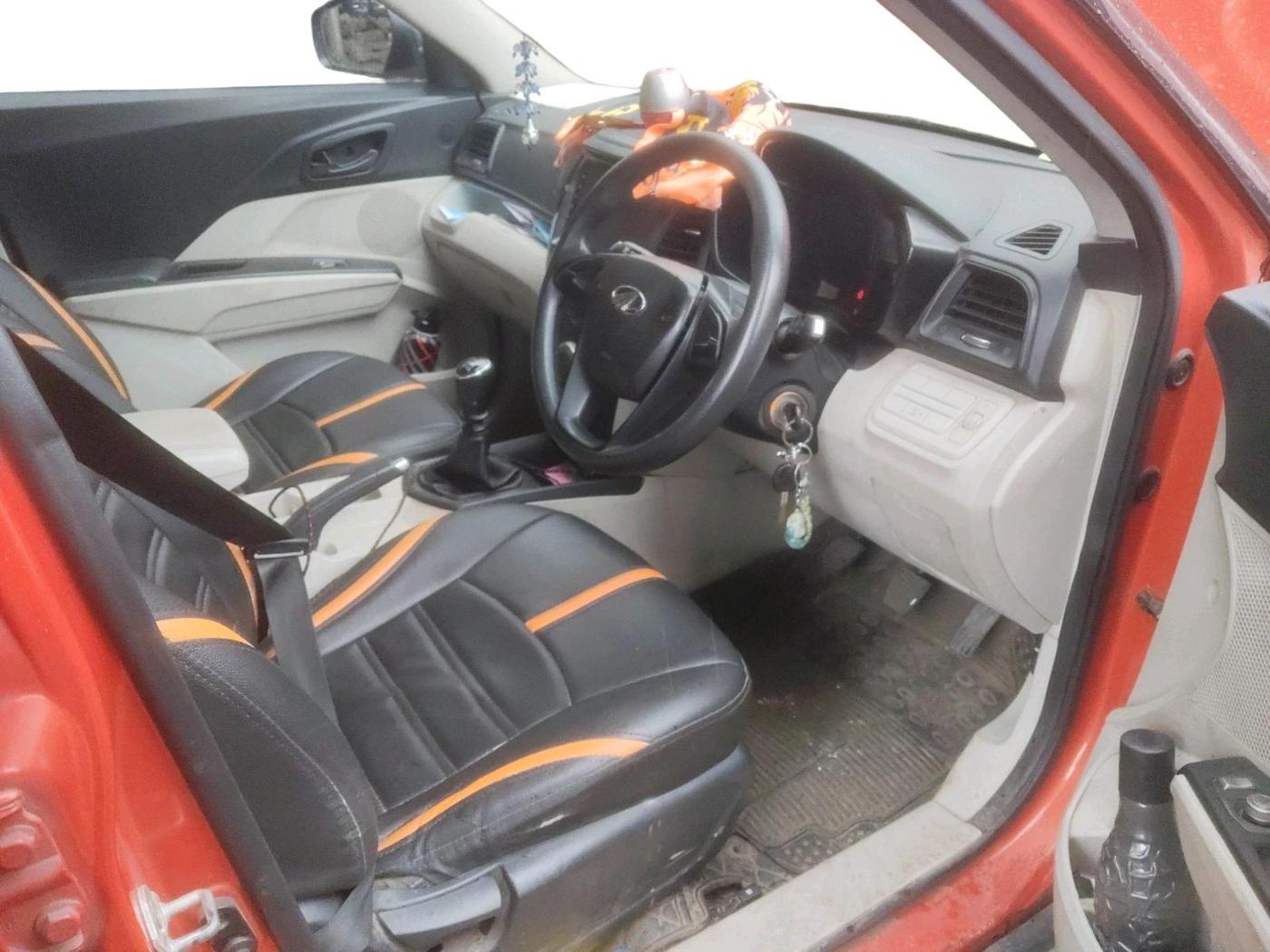 2020 Mahindra XUV300 W4 1.2 PETROL, Petrol, Manual, 62,357 km, interior