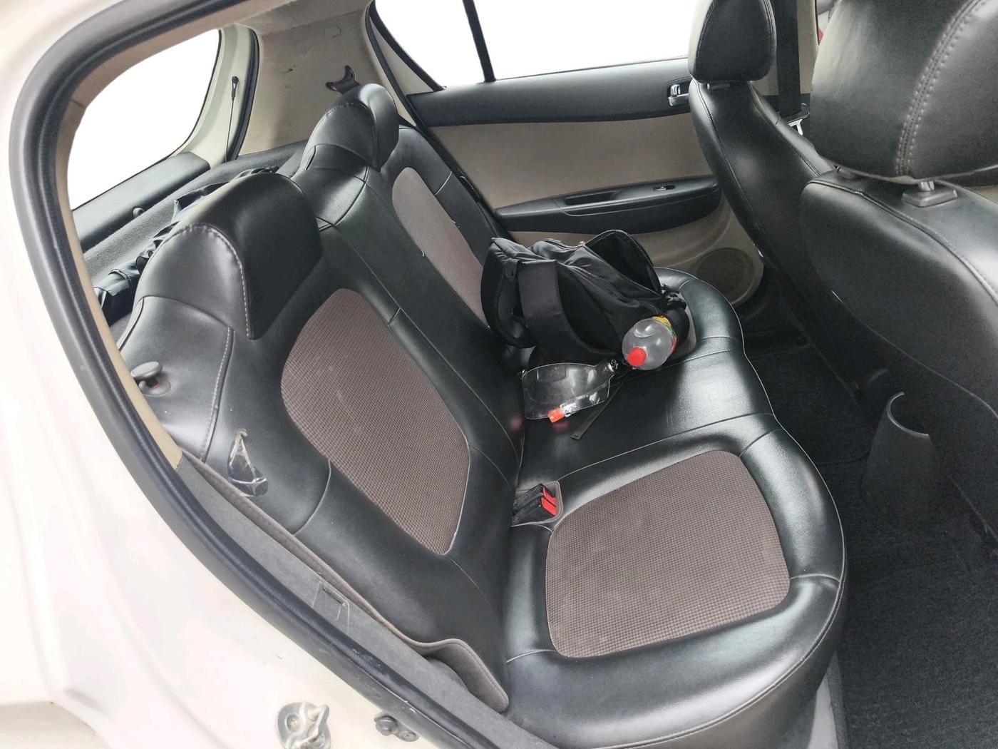 2012 Hyundai i20 MAGNA (O) 1.4 CRDI, Diesel, Manual, 81,577 km, interior