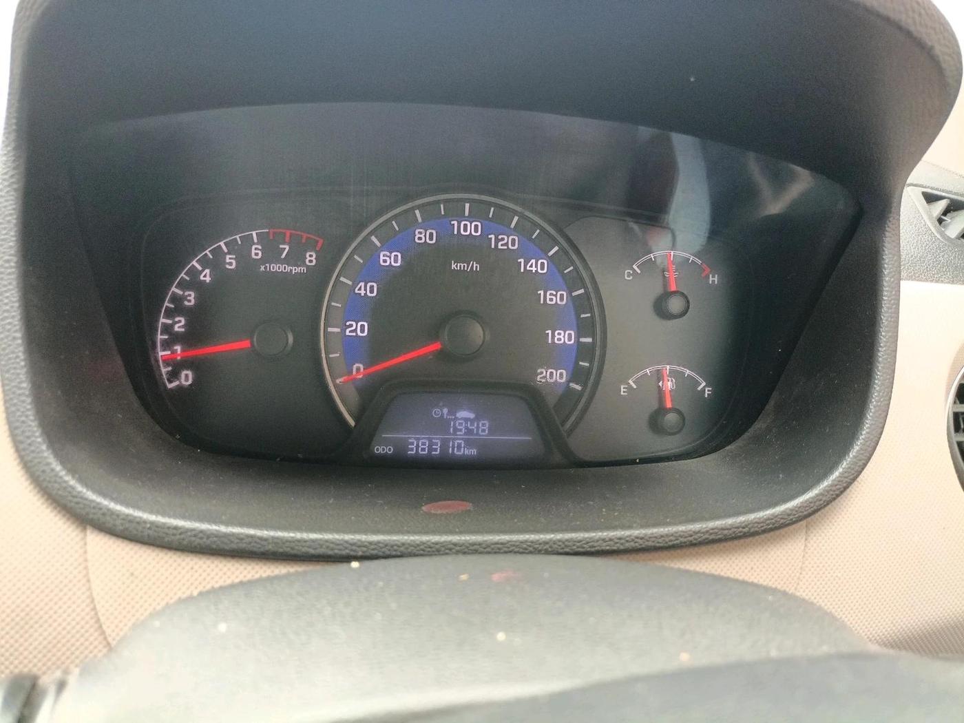 2015 Hyundai Xcent S 1.2, Petrol, Manual, 38,310 km, interior