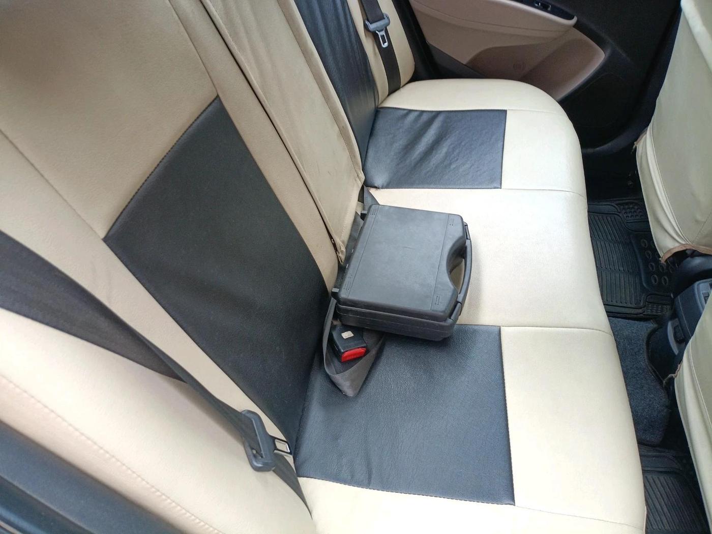 2015 Hyundai Xcent S 1.2, Petrol, Manual, 38,310 km, interior