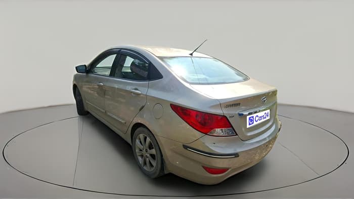 2011 Hyundai Verna FLUIDIC 1.6 VTVT SX, Petrol, Manual, 40,411 km, exterior