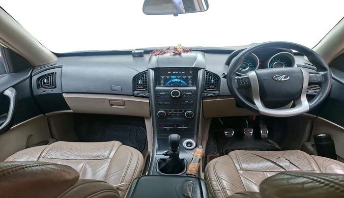 2016 Mahindra XUV500 W10, Diesel, Manual, 1,48,877 km, interior