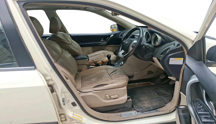 2016 Mahindra XUV500 W10, Diesel, Manual, 1,48,877 km, interior