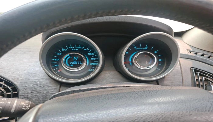 2016 Mahindra XUV500 W10, Diesel, Manual, 1,48,877 km, interior