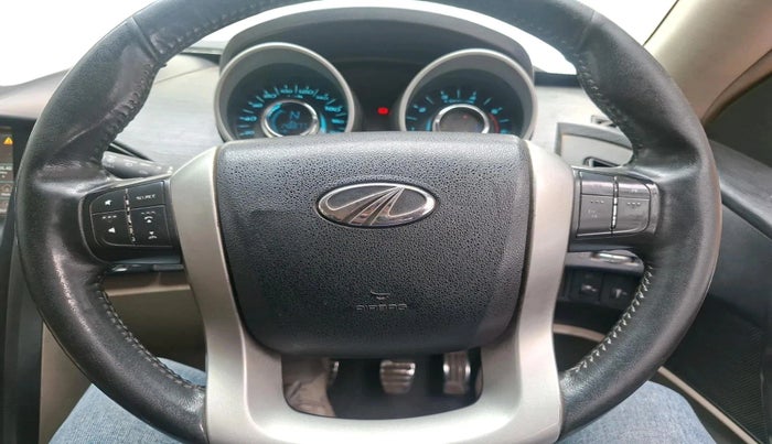 2016 Mahindra XUV500 W10, Diesel, Manual, 1,48,877 km, interior