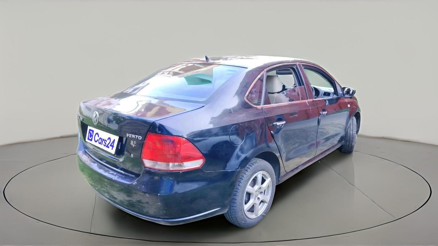 2013 Volkswagen Vento HIGHLINE 1.6 MPI, Petrol, Manual, 56,519 km, exterior
