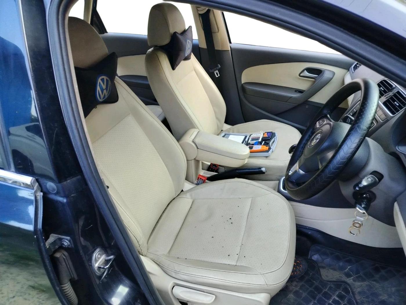 2013 Volkswagen Vento HIGHLINE 1.6 MPI, Petrol, Manual, 56,519 km, interior