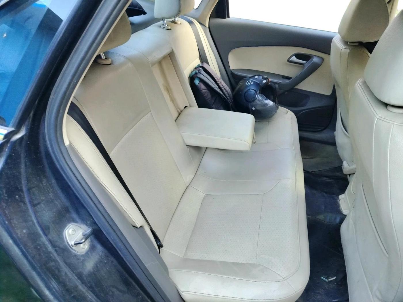 2013 Volkswagen Vento HIGHLINE 1.6 MPI, Petrol, Manual, 56,519 km, interior