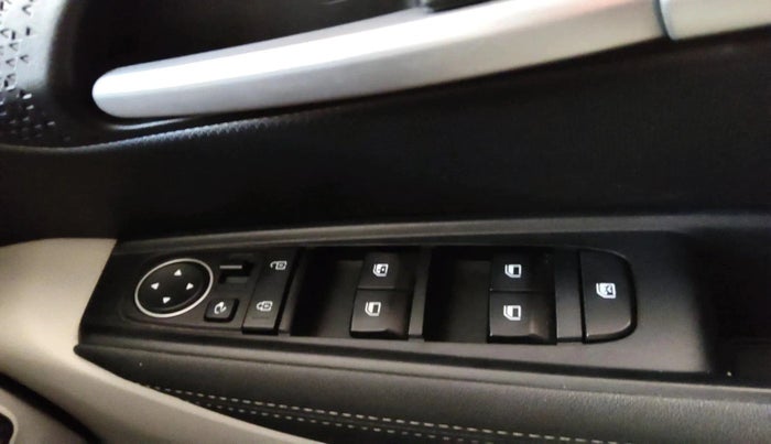 2022 KIA SONET HTX 1.0 IMT, Petrol, Manual, 20,396 km, interior