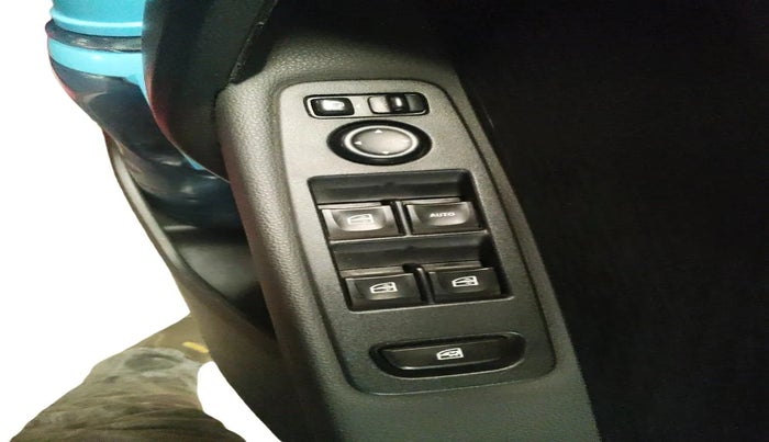 2023 Renault Kiger RXZ AMT DUAL TONE, Petrol, Automatic, 30,761 km, interior