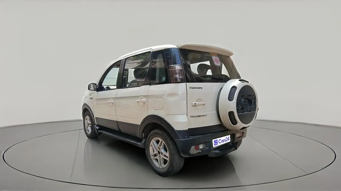 2016 Mahindra NUVOSPORT N8, Diesel, Manual, 40,787 km, exterior