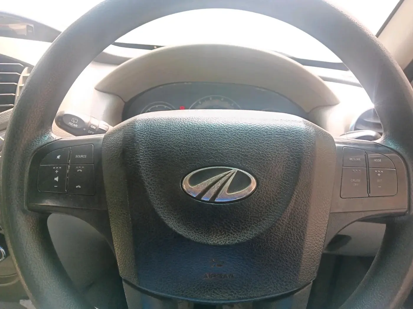 2016 Mahindra NUVOSPORT N8, Diesel, Manual, 40,787 km, interior