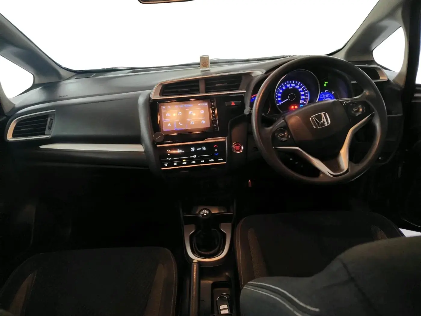 2017 Honda WR-V 1.5L I-DTEC VX MT, Diesel, Manual, 1,04,068 km, interior