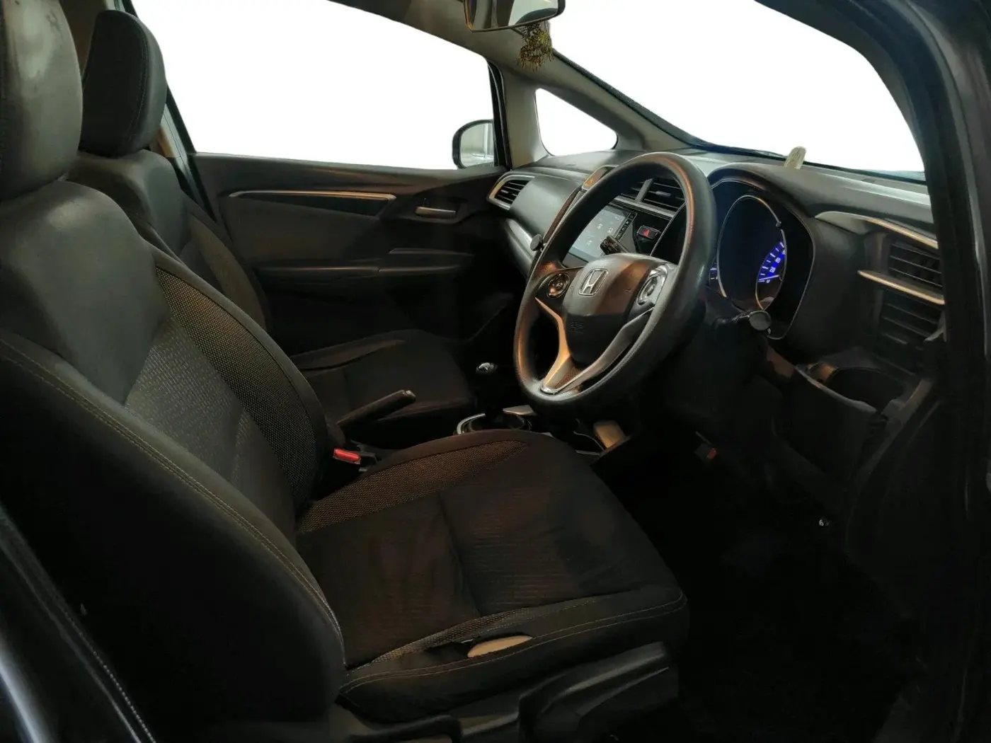 2017 Honda WR-V 1.5L I-DTEC VX MT, Diesel, Manual, 1,04,068 km, interior