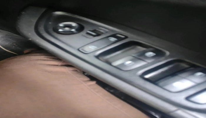 2019 Hyundai VENUE S 1.2, Petrol, Manual, 20,108 km, interior