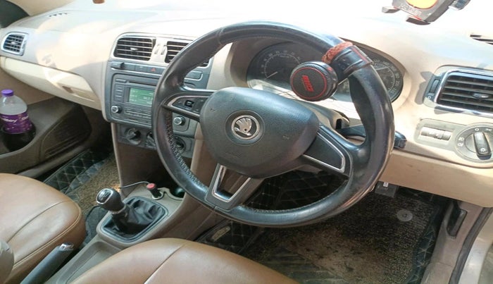 2015 Skoda Rapid AMBITION 1.5 TDI, Diesel, Manual, 1,24,947 km, interior