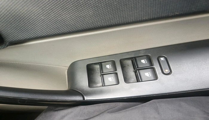 2017 Tata Tiago XT PETROL, Petrol, Manual, 26,250 km, interior